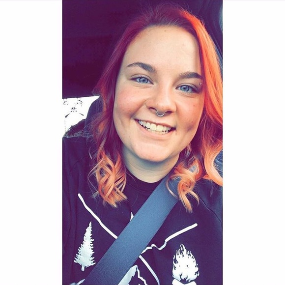 Meet your Posher, Rebecca - Picture 1 of 1